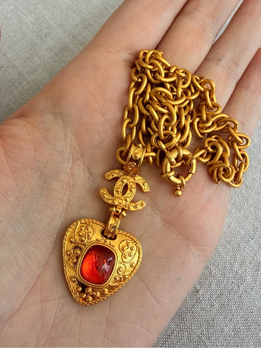 ♥️CHANEL Gold-Tone Heart Pendant Necklace with Red Cabochon♥️